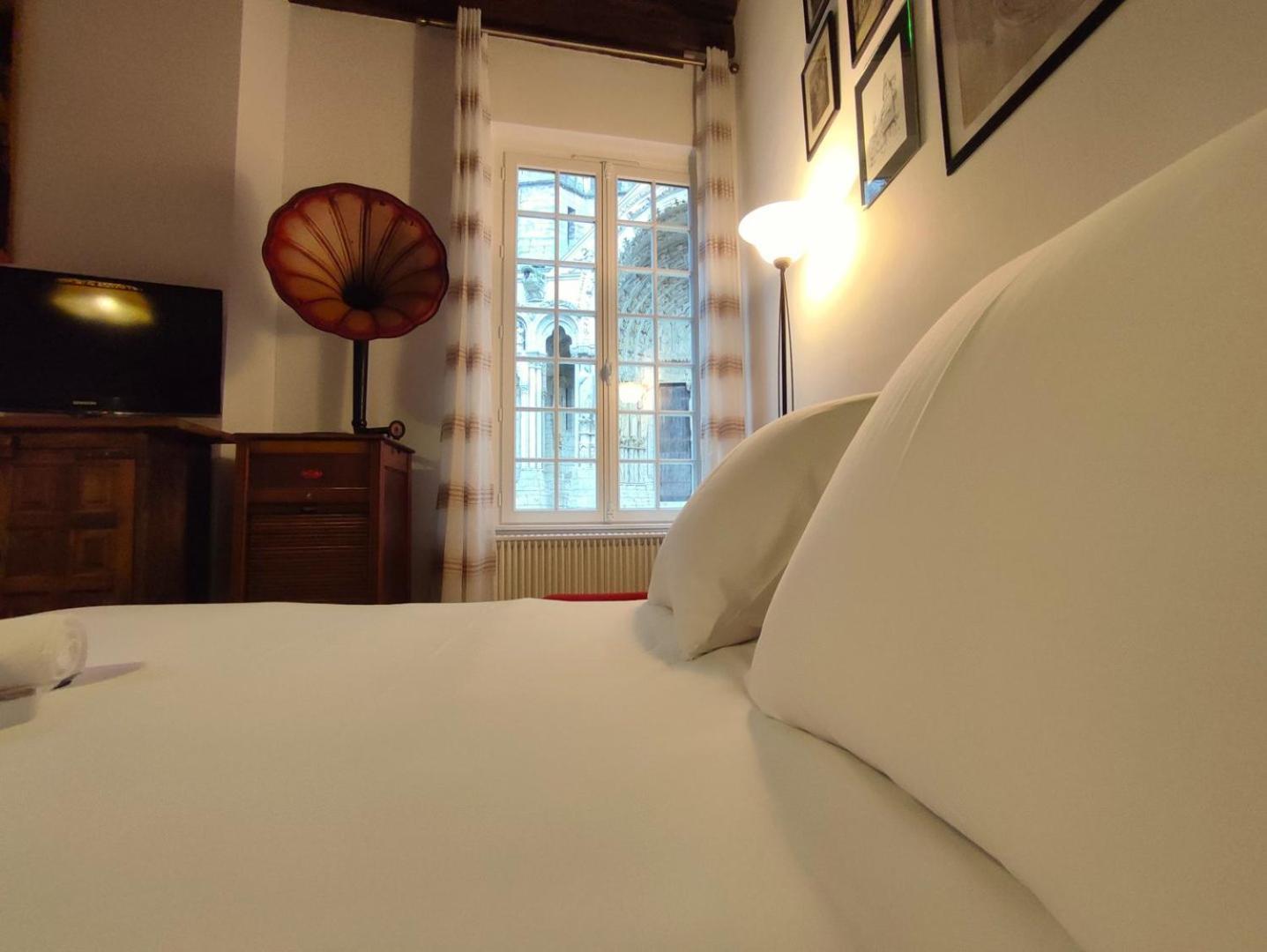 Appartement Le Gite De La Cathedrale à Chartres Extérieur photo