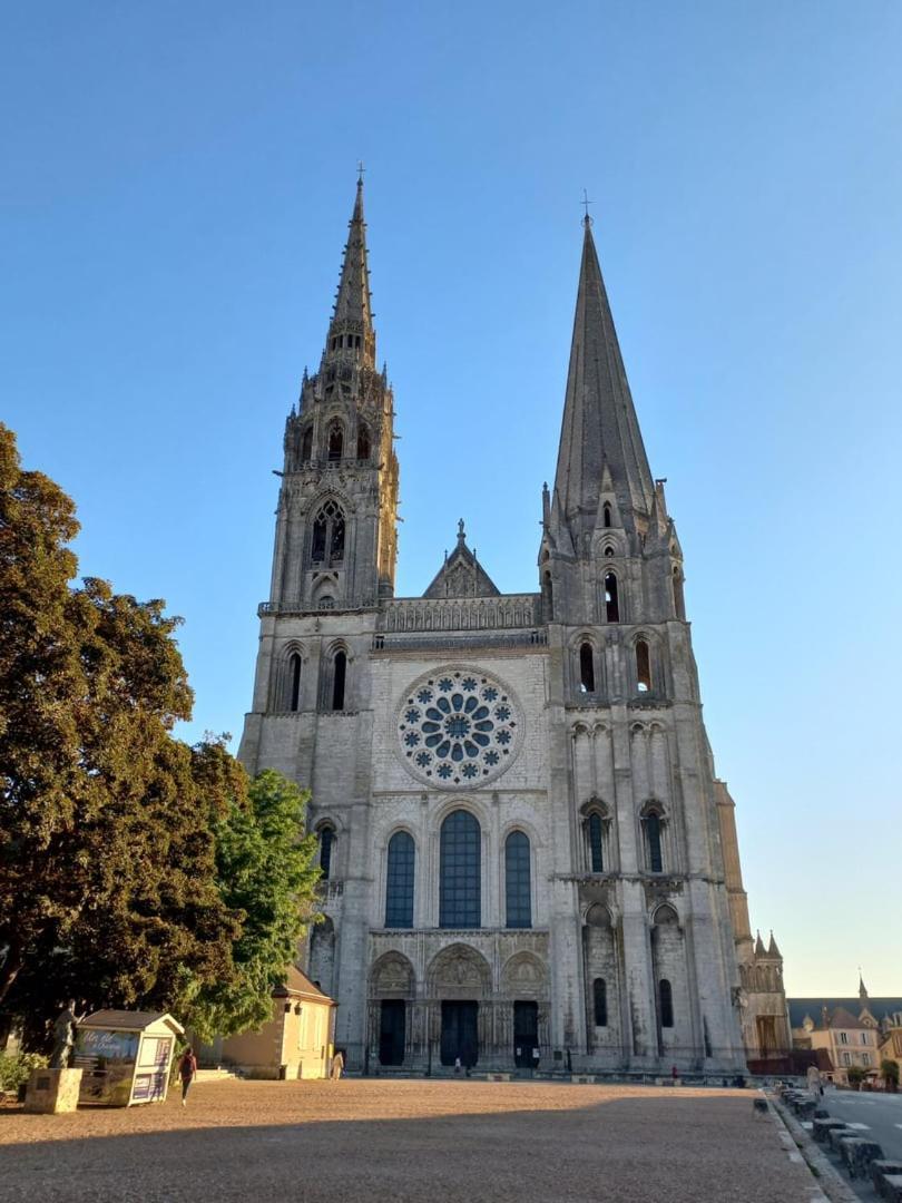 Appartement Le Gite De La Cathedrale à Chartres Extérieur photo